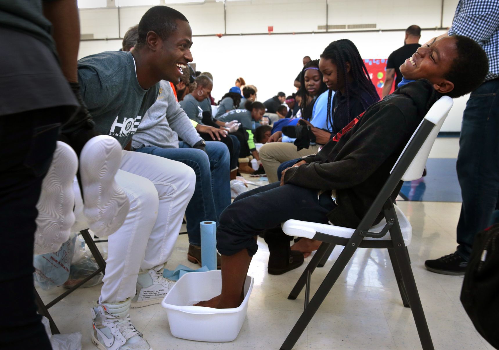 NFL's Desir gives back to St. Louis, one pair of shoes at a time